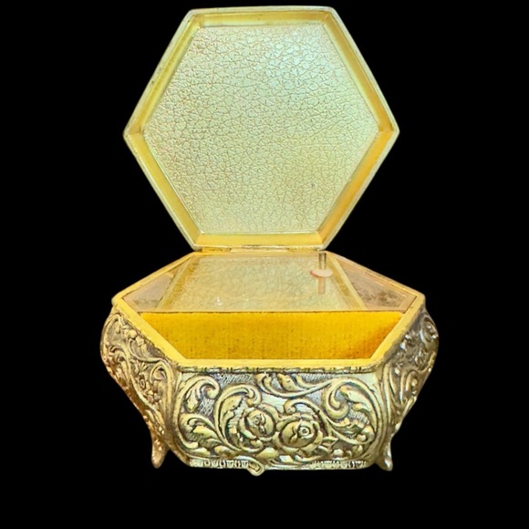 Vintage Sankyo Japan Gold Tone Hexagonal Trinket Music Box - Picture 9 of 11